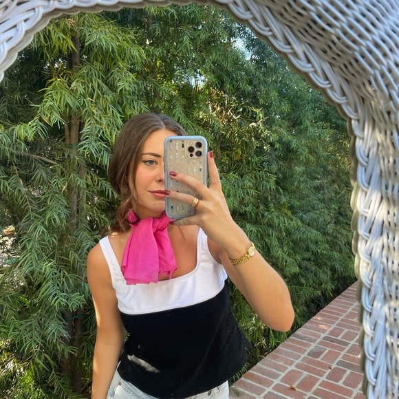 Beautiful pink bandana/ scarf - Picture 3 of 4